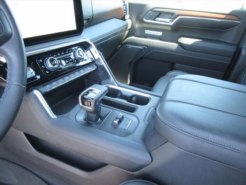 Used 2024 GMC Sierra 1500 Denali w/ Denali Reserve Package AWD/4WD image 15