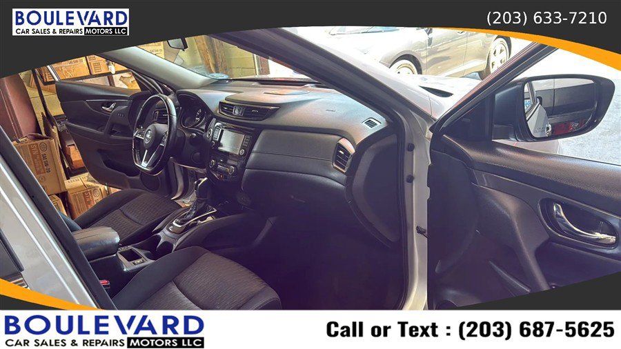 Used 2020 Nissan Rogue SV w/ Sun & Sound Touring Package AWD/4WD image 42