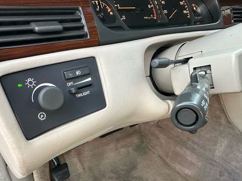 Used 1999 Cadillac Eldorado w/ Comfort/Convenience Pkg image 21