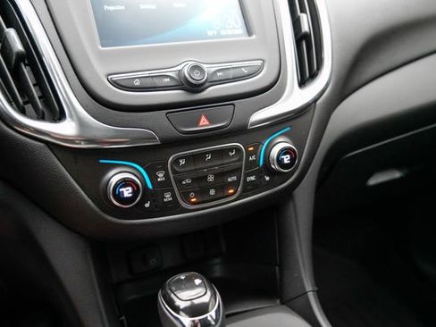 Used 2018 Chevrolet Equinox LT FWD image 29