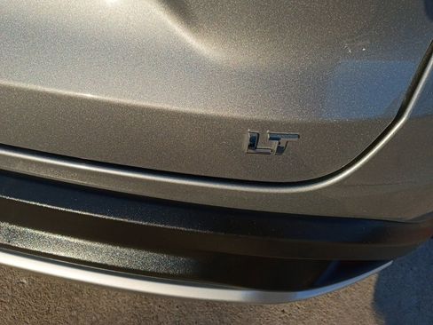 Used 2025 Chevrolet Trax LT w/ LT Convenience Package image 11