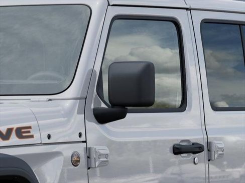 New 2026 Jeep Gladiator Mojave w/ Safety Group AWD/4WD image 12