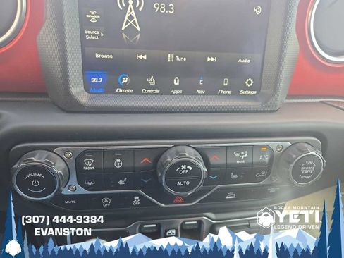 Used 2023 Jeep Gladiator Rubicon w/ Cold Weather Group AWD/4WD image 24