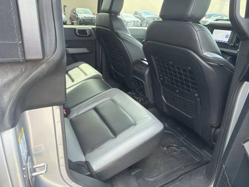 Used 2023 Ford Bronco Black Diamond w/ Sasquatch Package AWD/4WD image 8