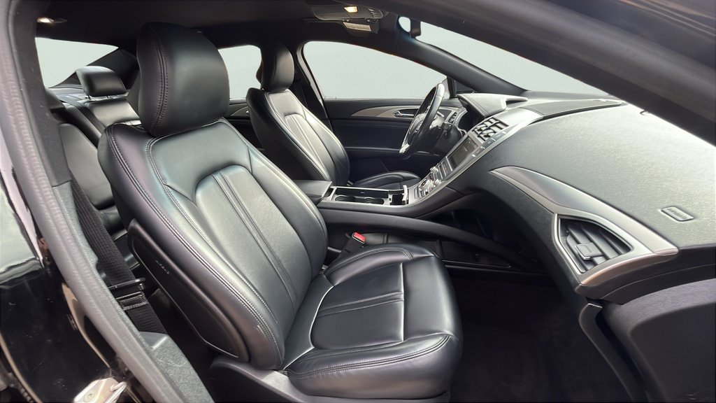 Used 2017 Lincoln MKZ Premiere FWD image 17