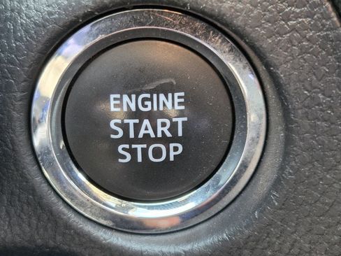 Used 2025 Toyota RAV4 XLE FWD image 22