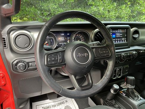 Used 2021 Jeep Gladiator Sport AWD/4WD image 18