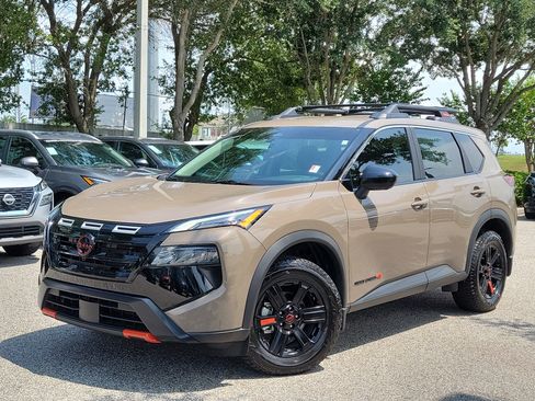 Certified 2025 Nissan Rogue SV AWD/4WD image 33