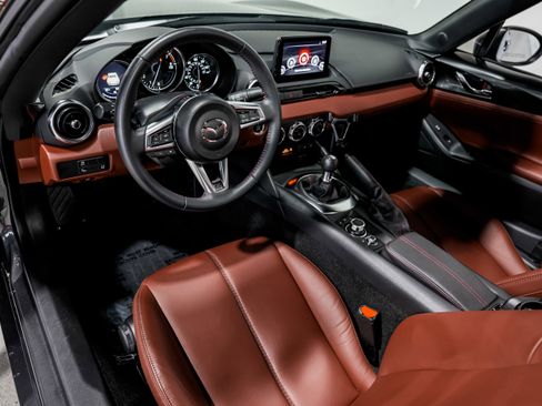 Used 2018 MAZDA MX-5 Miata RF Grand Touring image 9