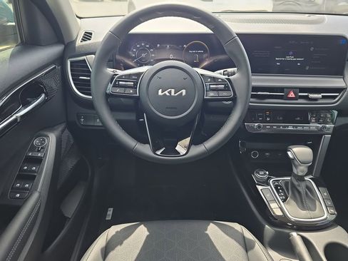 New 2026 Kia Seltos EX FWD image 13