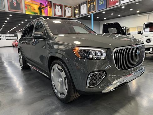 Used 2026 Mercedes-Benz Maybach GLS 600 4MATIC image 2