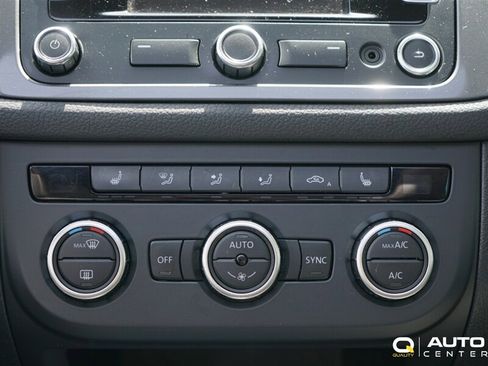 Used 2015 Volkswagen Tiguan SEL AWD/4WD image 18