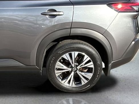 Used 2021 Nissan Rogue SV w/ Premium Package image 27