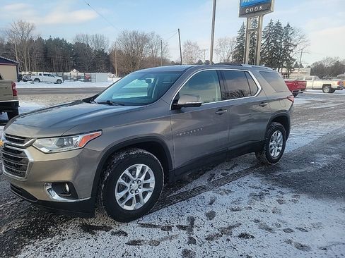 Used 2018 Chevrolet Traverse LT image 3