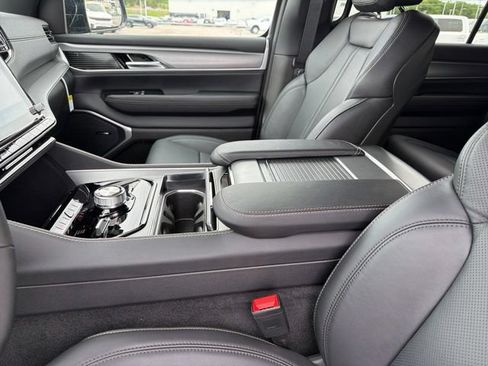 New 2026 Jeep Grand Wagoneer Limited AWD/4WD image 14