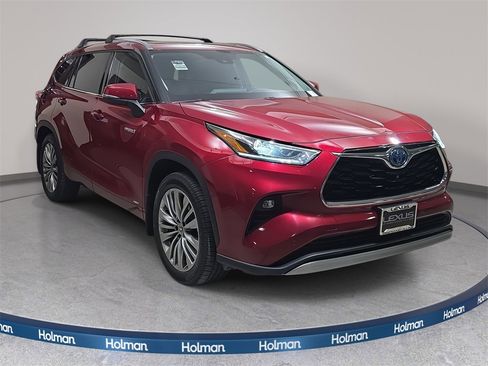 Used 2021 Toyota Highlander Platinum image 4