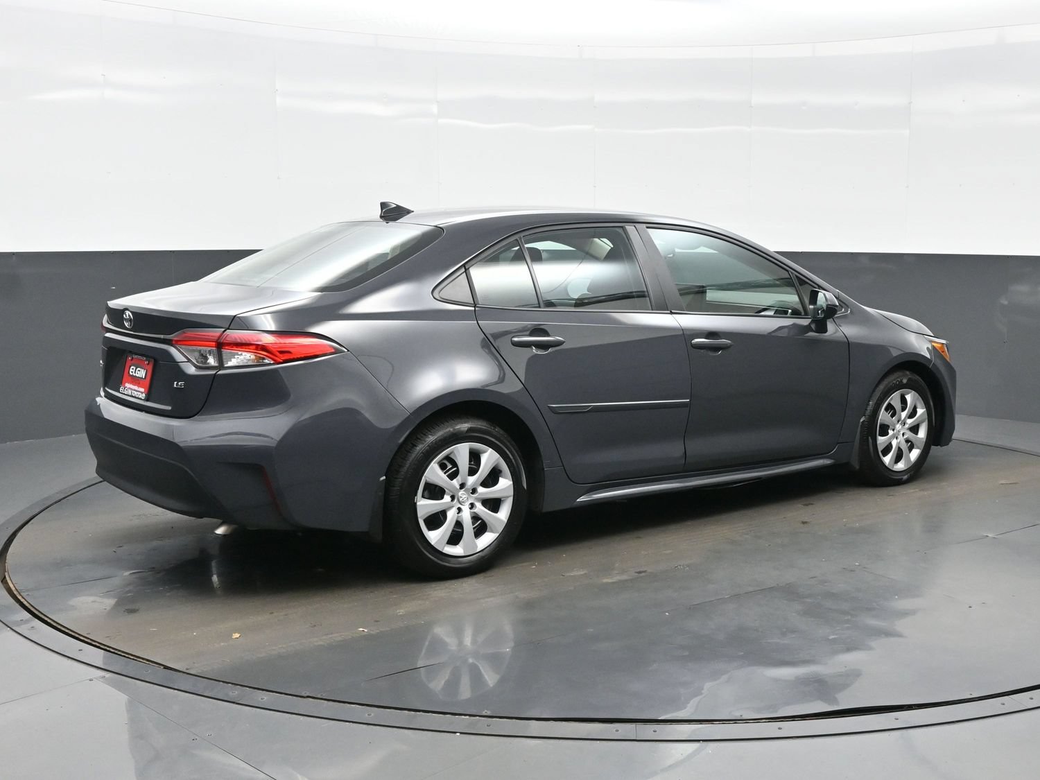 Used 2025 Toyota Corolla LE FWD image 6
