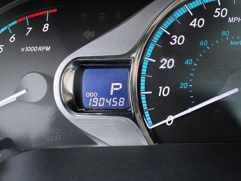 Used 2011 Toyota Sienna XLE w/ Entertainment Pkg image 7