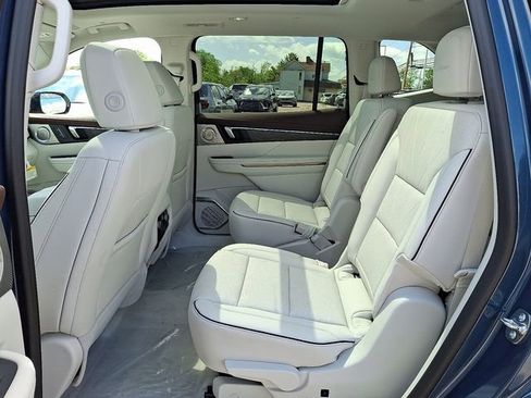 New 2026 Buick Enclave Avenir w/ Super Cruise Package AWD/4WD image 11
