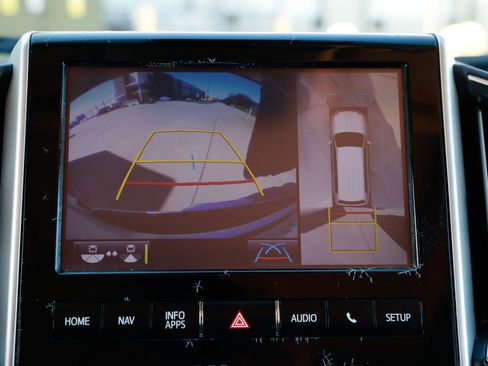 Used 2017 Toyota Land Cruiser image 43