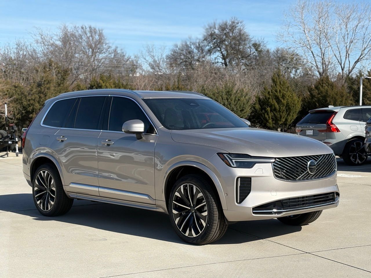 New 2026 Volvo XC90 T8 Plus w/ Protection Package Premier AWD/4WD image 4