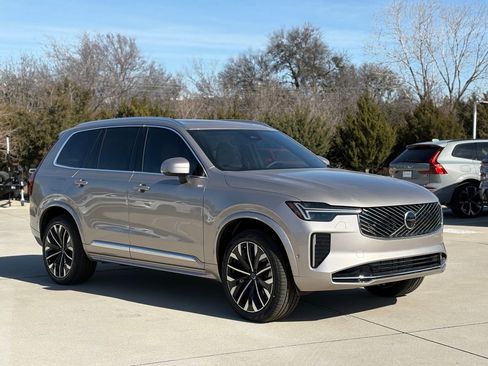 New 2026 Volvo XC90 T8 Plus w/ Protection Package Premier image 4