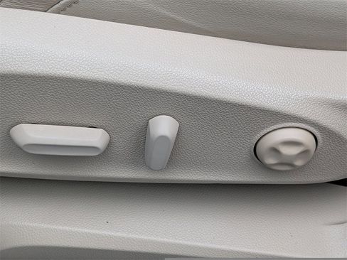 Used 2019 Buick Envision Essence image 21