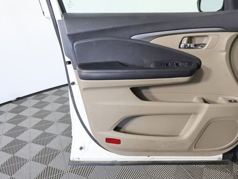 Used 2016 Honda Pilot EX image 11