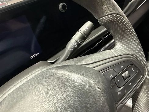 Used 2025 Buick Envista Preferred FWD image 18