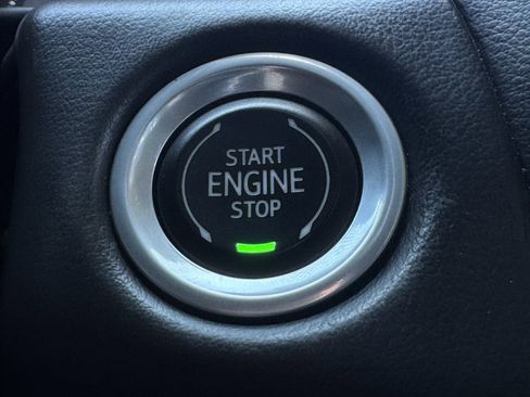 Used 2021 Chevrolet Tahoe Premier w/ Premium Package image 22