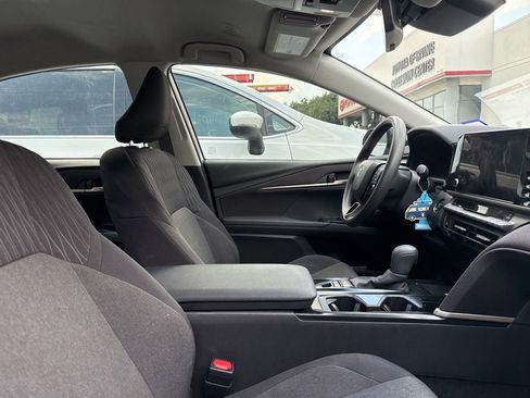 Used 2025 Toyota Camry LE w/ Convenience Package FWD image 11