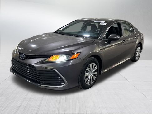 Certified 2022 Toyota Camry LE FWD image 3