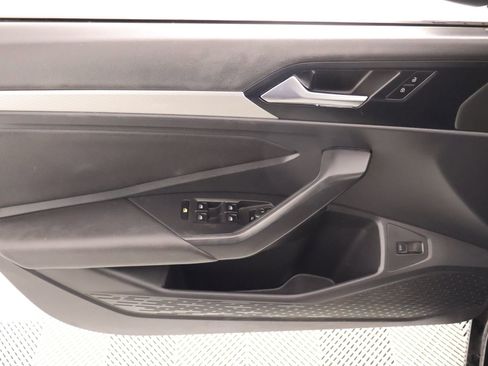 Used 2020 Volkswagen Jetta SE image 16