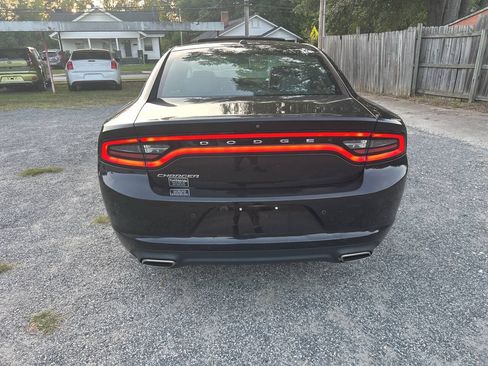 Used 2020 Dodge Charger SXT w/ Leather Interior Group RWD image 5