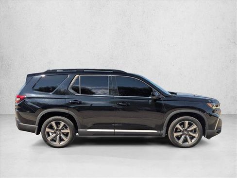Used 2023 Honda Pilot Elite image 4