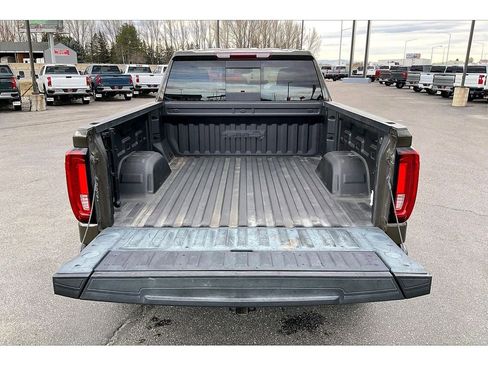 Used 2024 GMC Sierra 1500 AT4 w/ AT4 Preferred Package image 11