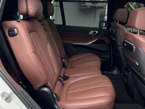 Used 2024 BMW X7 M60i w/ Executive Package AWD/4WD image 5