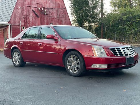 Used 2008 Cadillac DTS Luxury II image 4