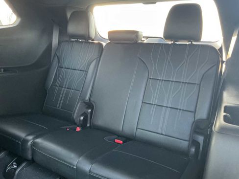 Used 2025 Buick Enclave Avenir image 26