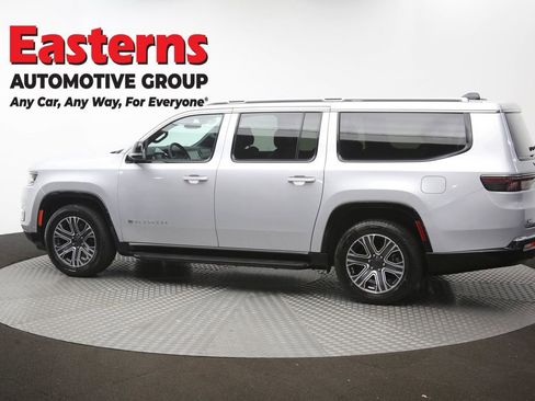 Used 2024 Jeep Wagoneer L Series II RWD image 69