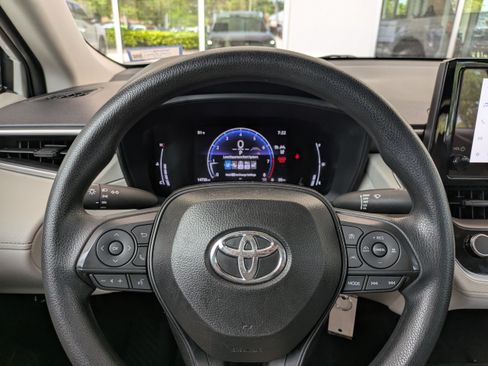 Used 2026 Toyota Corolla Cross L FWD image 28