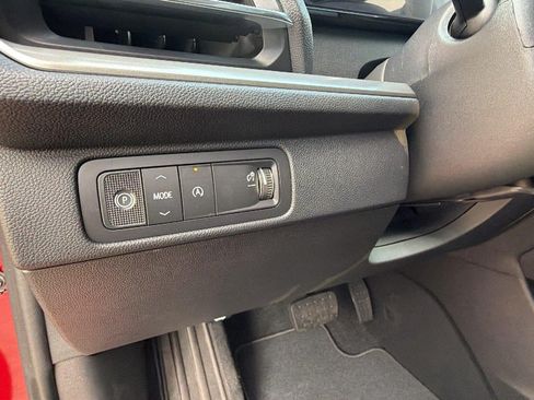 New 2027 Chevrolet Traverse LT w/ Midnight/Sport Edition FWD image 19