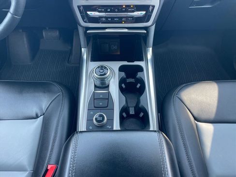Used 2023 Ford Explorer XLT w/ Equipment Group 202A AWD/4WD image 17