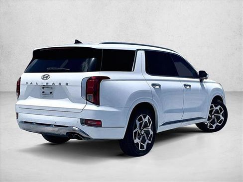 Used 2022 Hyundai Palisade Calligraphy FWD image 2