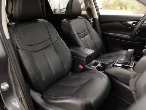 Used 2019 Nissan Rogue SL w/ Premium Package AWD/4WD image 32