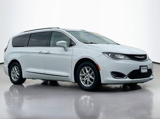 Used 2020 Chrysler Pacifica Touring-L image 1