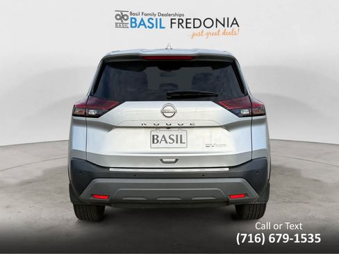 Used 2022 Nissan Rogue SV image 4