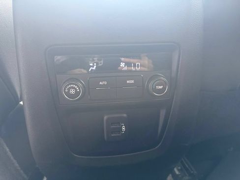Used 2023 Buick Enclave Essence FWD image 12