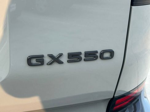 Used 2025 Lexus GX 550 AWD/4WD image 13