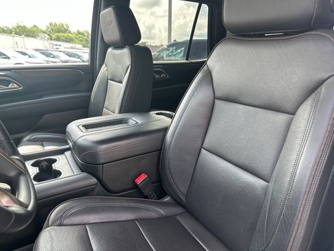 Used 2023 Chevrolet Tahoe High Country AWD/4WD image 13